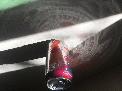 Artistic pop can