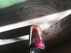 Artistic pop can
