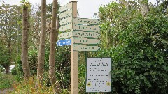 sign
Little Sark; Pilcher MOnument; Stocks Hotel; Hathaways Cafe; Public Toilets; Cafe & Tea Garden; Le Seigneurie Gardens; Visitors Center; Island Hall
