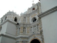 Guatemala Trips church Catedral em festa nas cercanias da Cidade Antiga de Guatemala