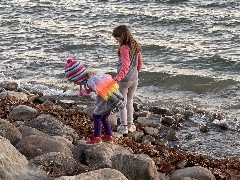 Julia Welbourne s kids; Hazel (older), Lily(Younger); Canandaigua Lake