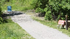 Hiking; BT; Maumee River
sign Closed High Water